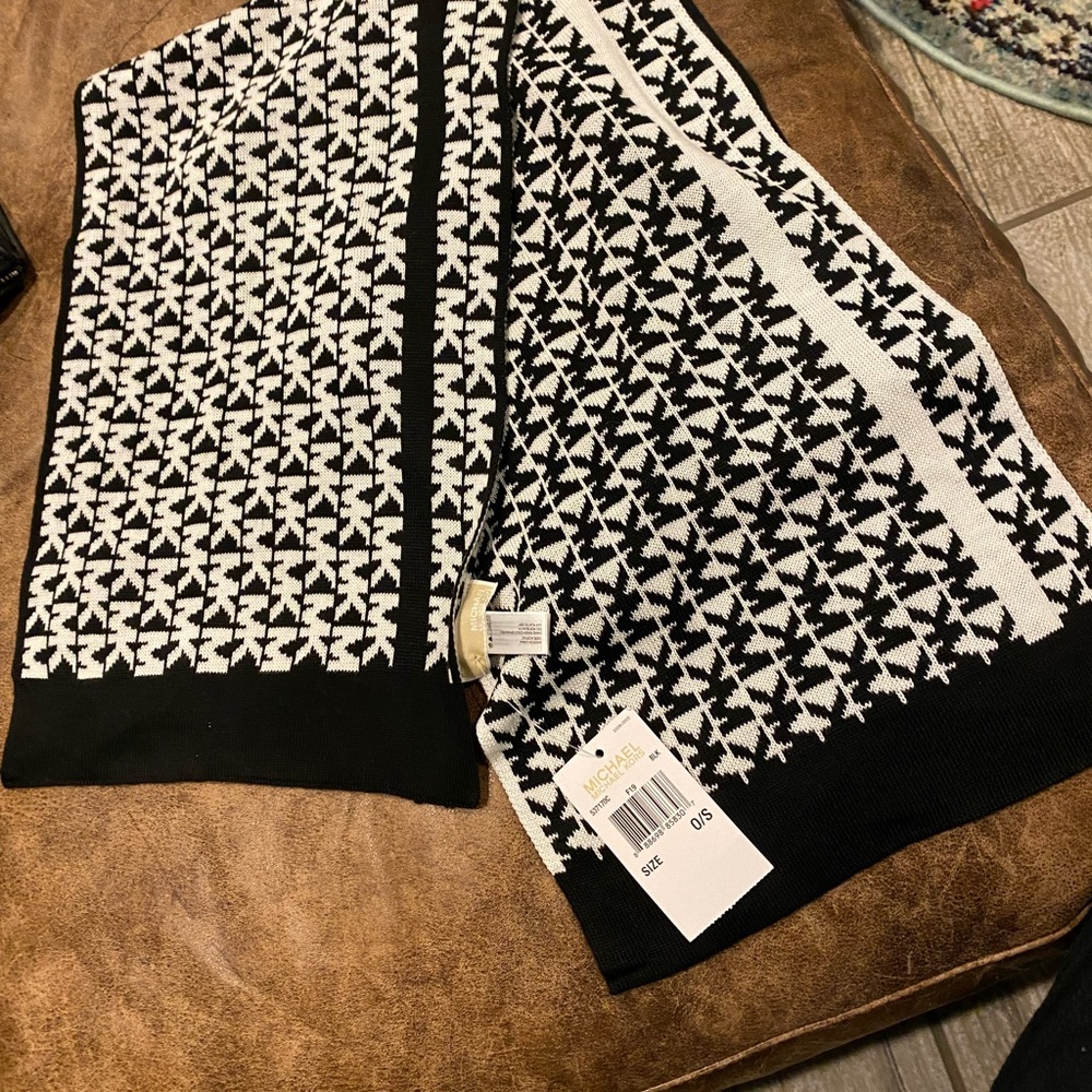 Michael Kors Scarve